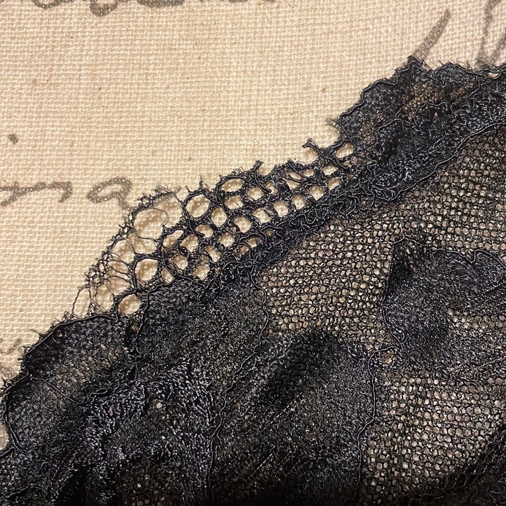 EUC 38D Victoria’s Secret bra - Body by Victoria.​​ - Picture 3 of 9